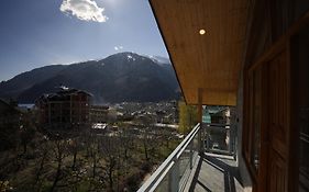 Wooden Castle Hotel & Resort